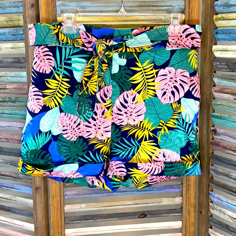 Tropical shorts